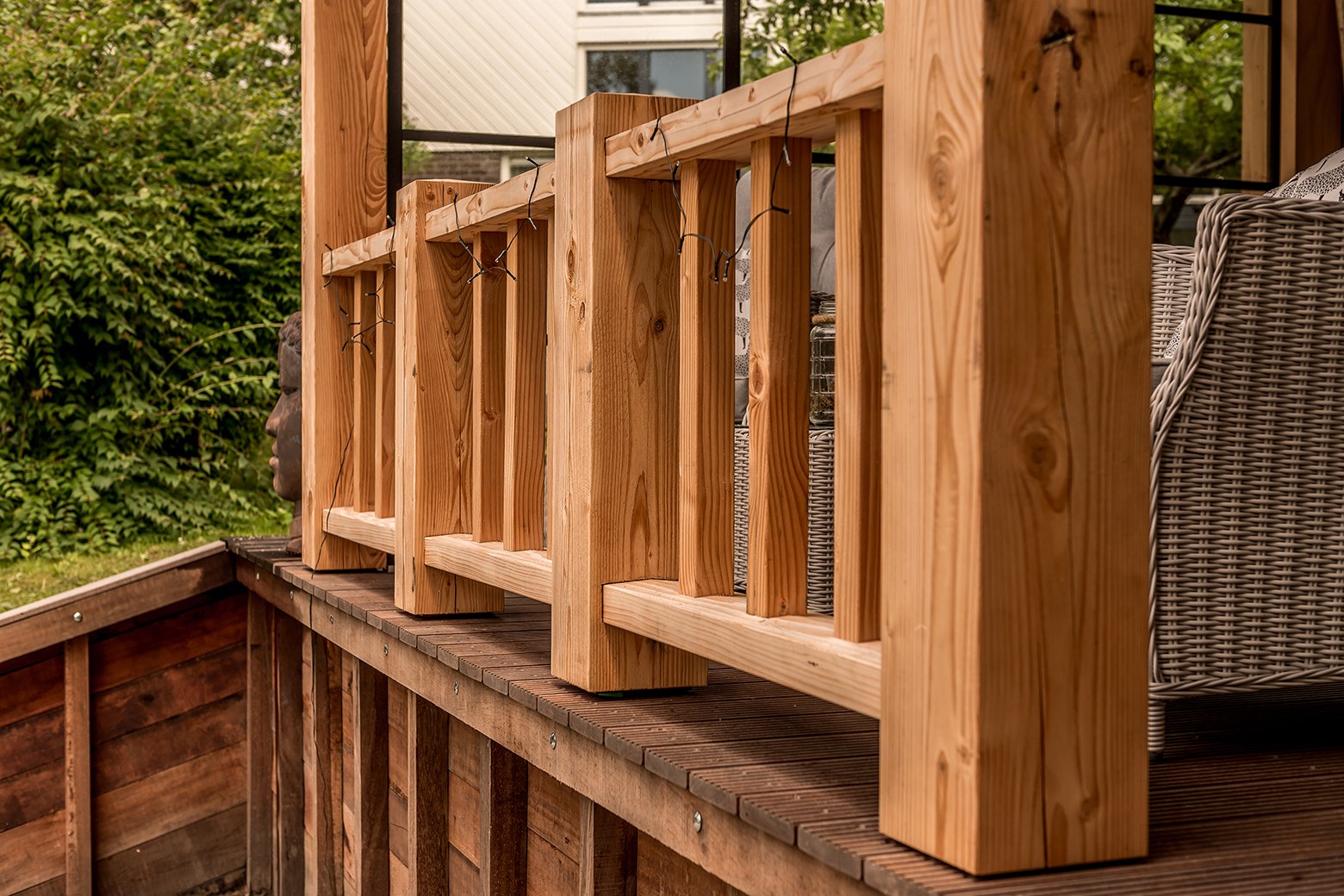 Варианты ограждения террасы: какие перила на террасе или балконе сделать?