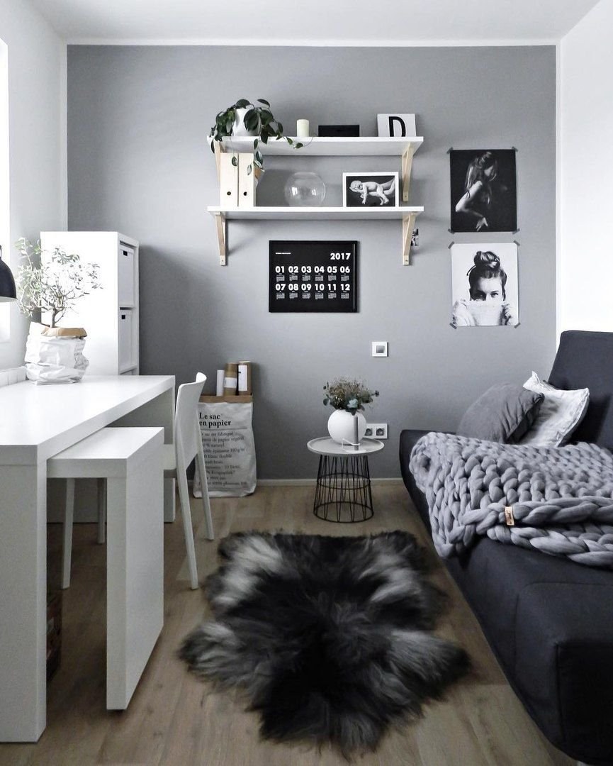 Комната подростка темная