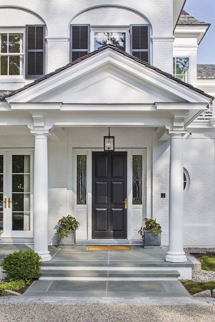 Крыльцо с портиком