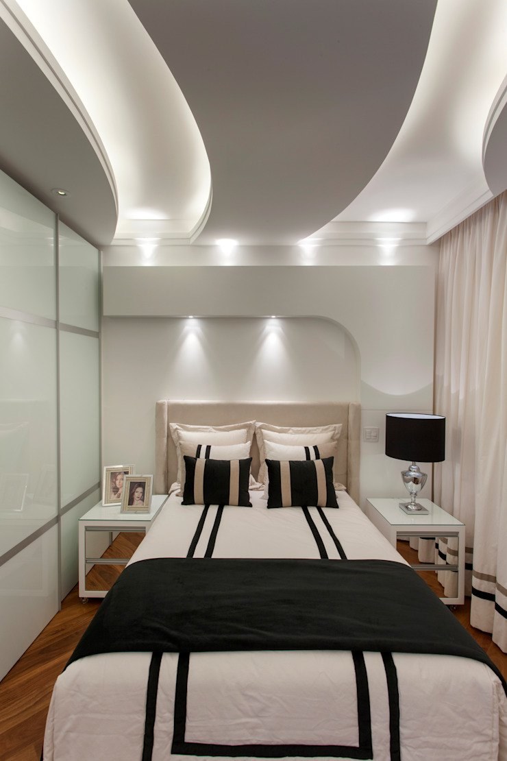 Многоуровневый потолок в спальне