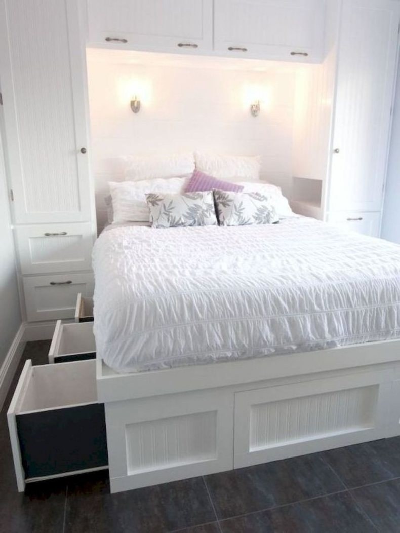 Гостиная с подъемной кроватью