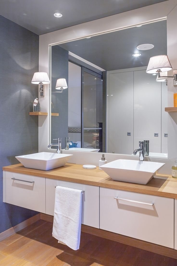 Ванная с двумя раковинами