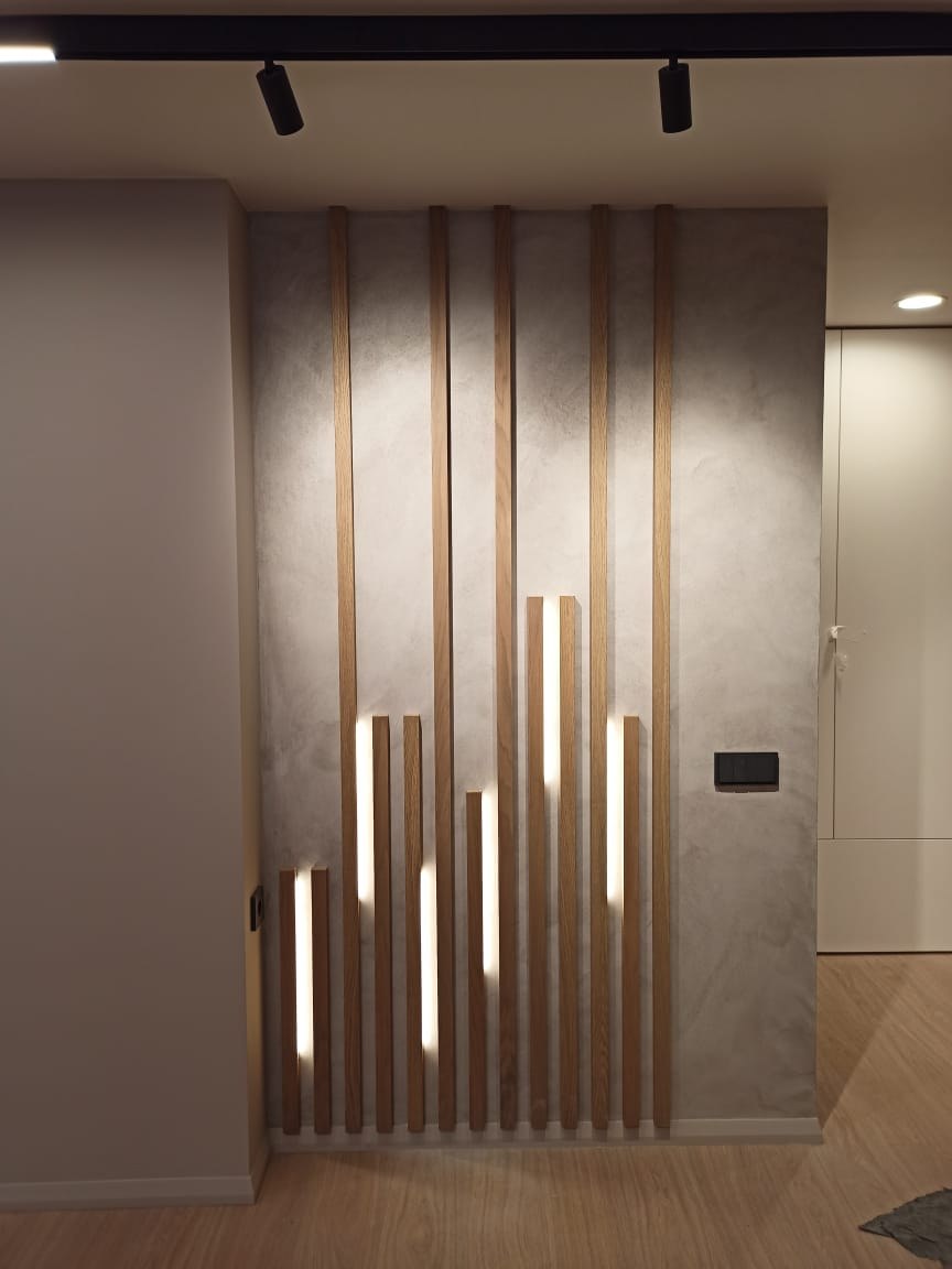 Реечная стена с подсветкой