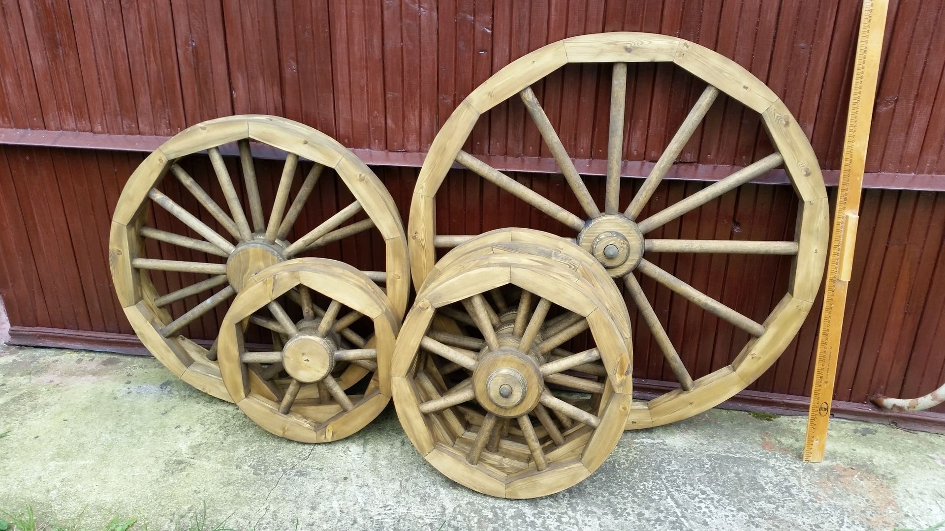 Деревянные колеса для телеги. Деревянное колесо. Колесо телеги. Колесо телеги деревянное. Колесо для телеги из дерева.