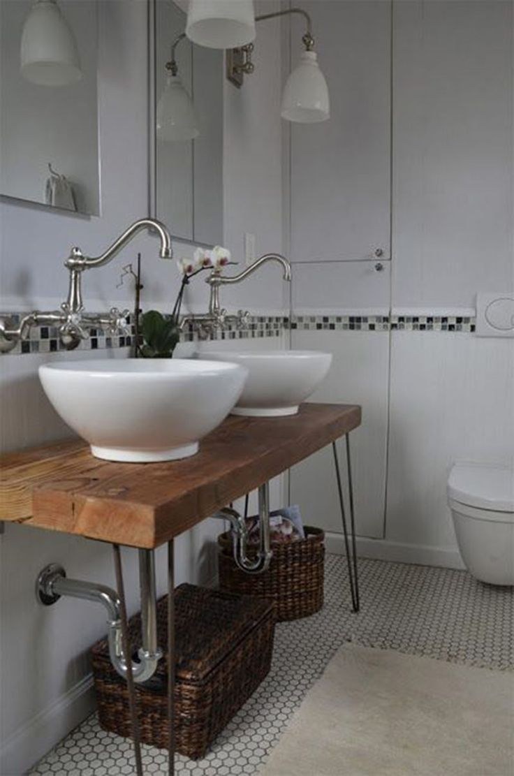 Столешница в ванной натножках