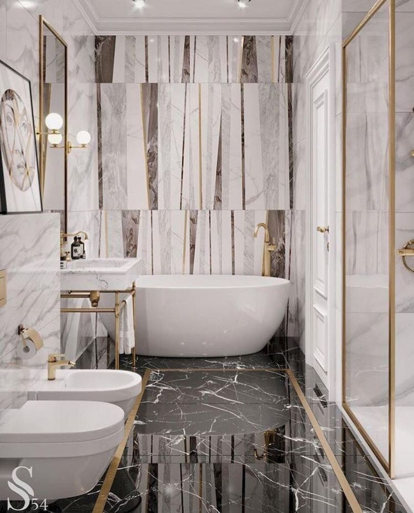 Мраморная плитка в маленькой ванной