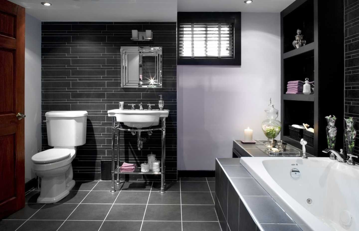 Черно белый цвет в ванной. Ванная комната. Серая ванная комната. Черно-белая ванная комната. Ванная в сером цвете.