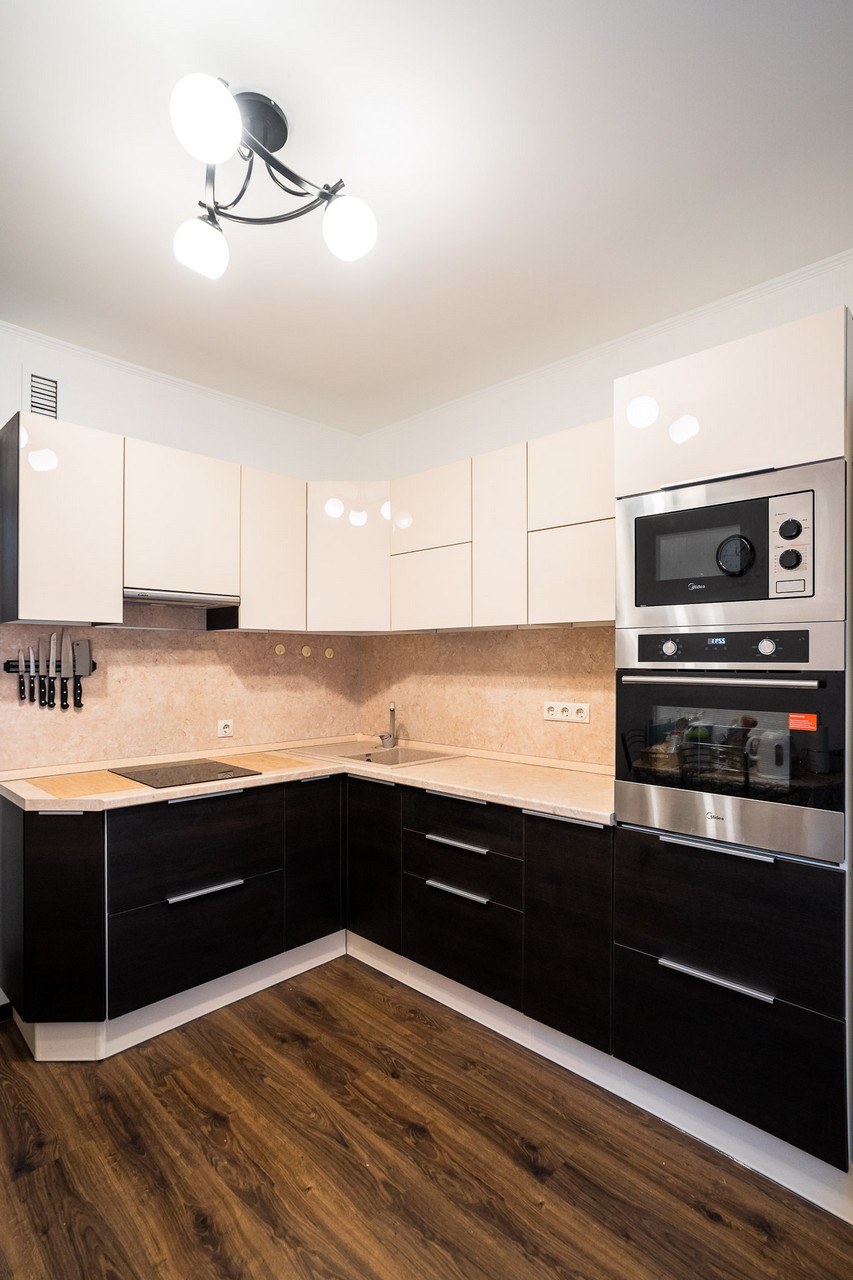 Кухня темный низ светлый верх