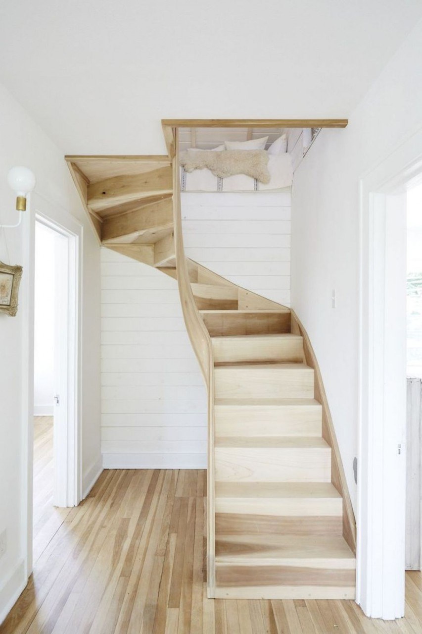 Лестница в Тини хаусе