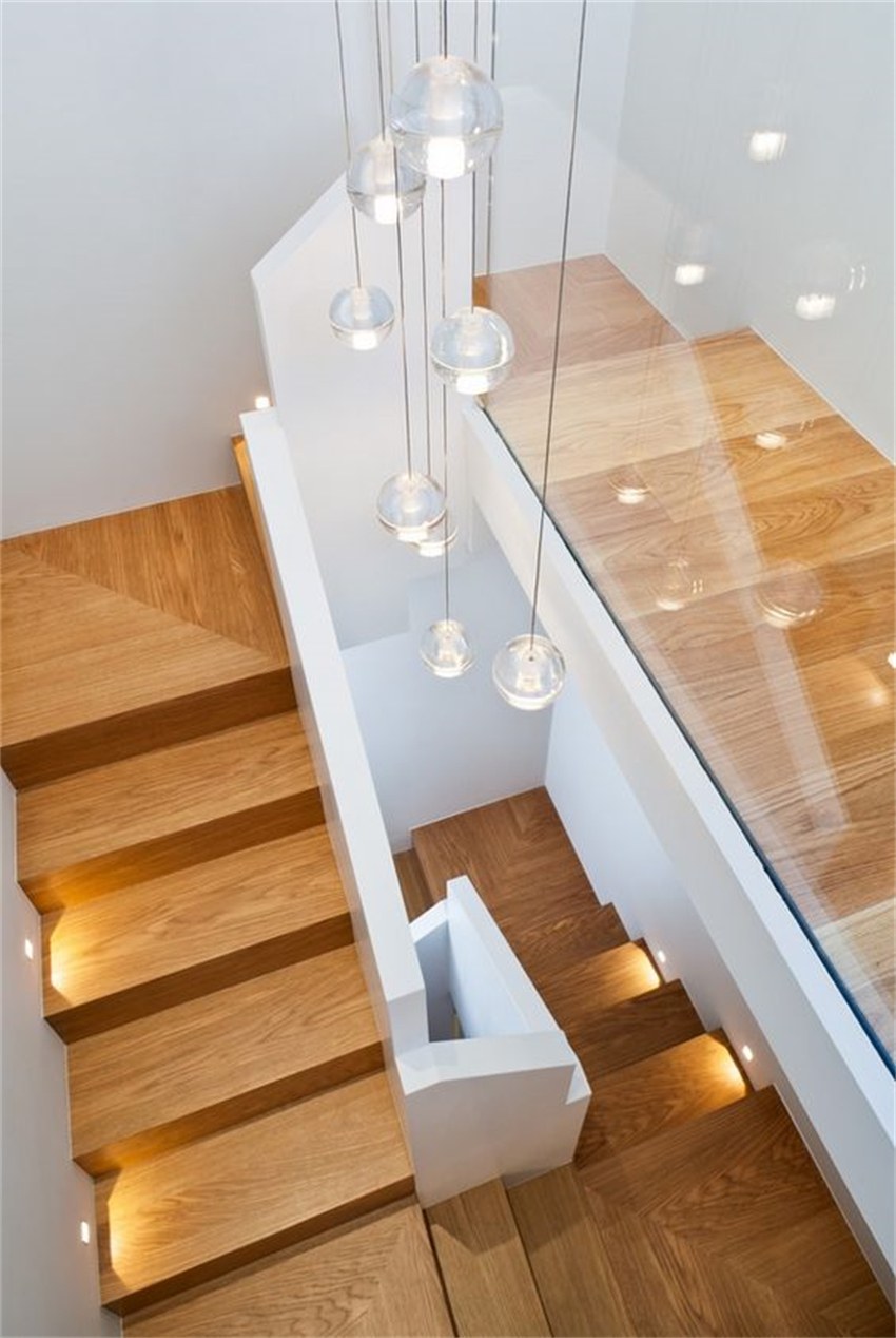 Люстры свисающие длинные