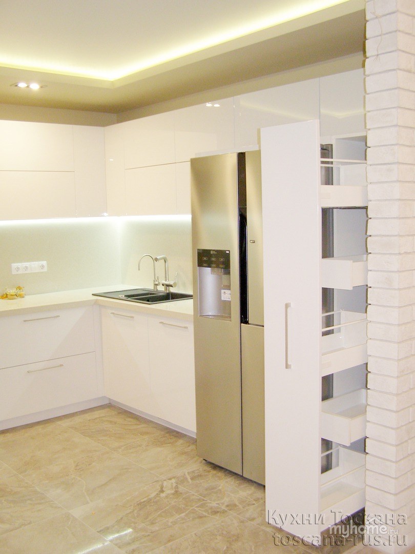 Угловая колонна на кухне