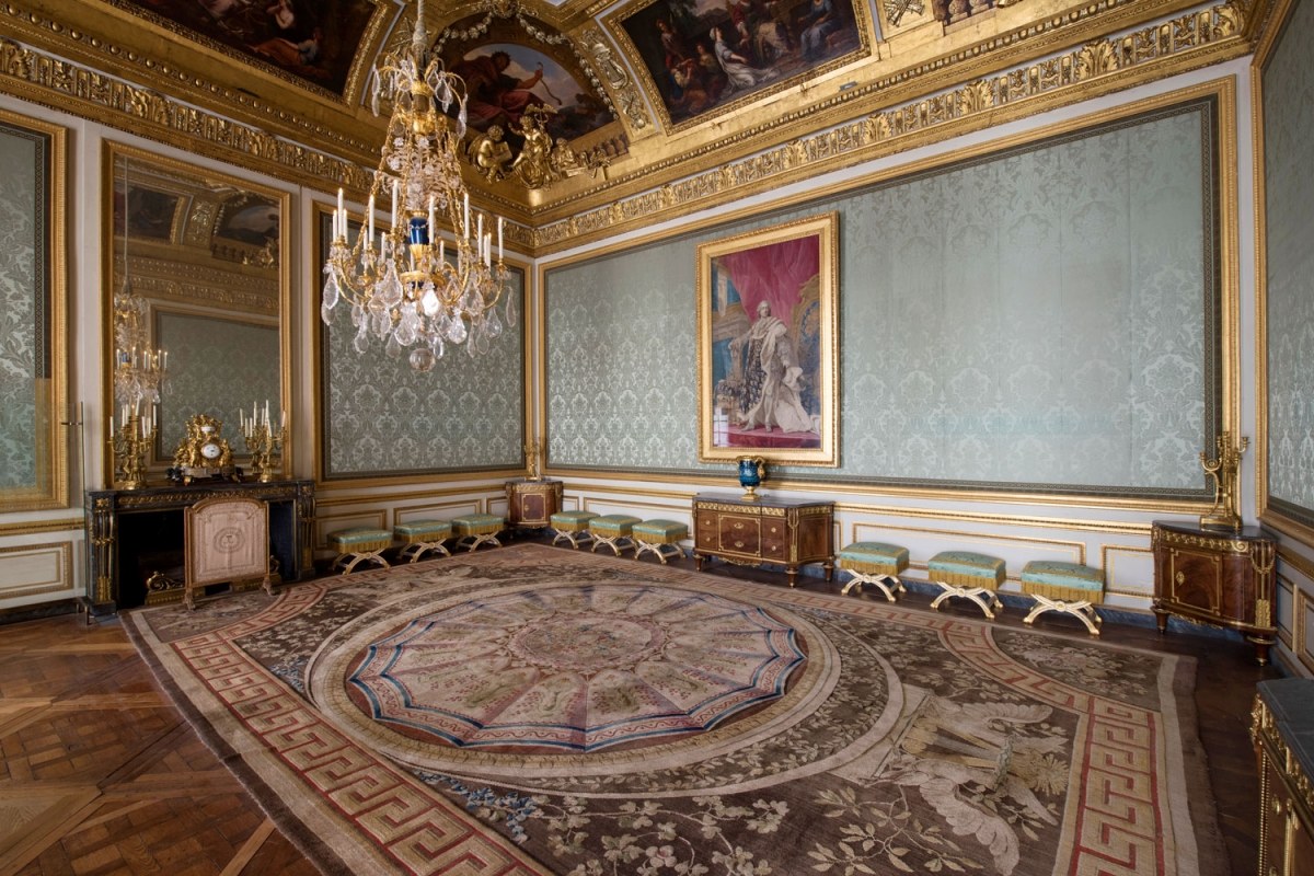 Версаль интерьер. Версальский дворец покои короля. Версальский дворец интерьеры.