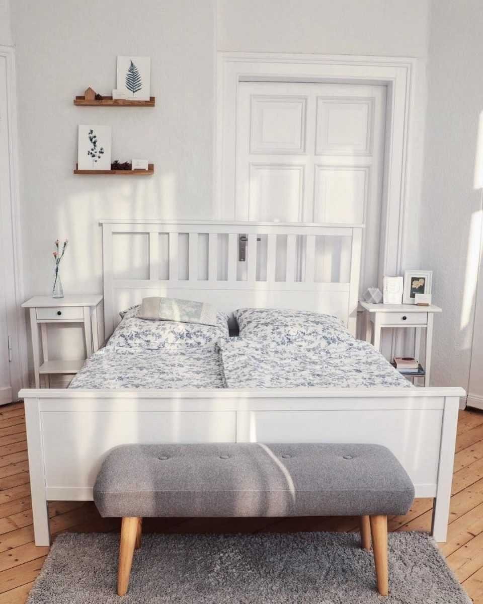 кровать хемнэс в интерьере белая
