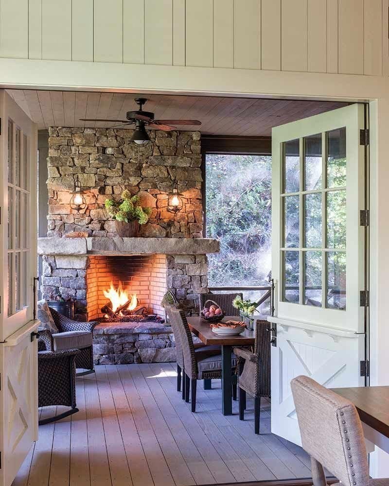 Застекленная веранда с камином