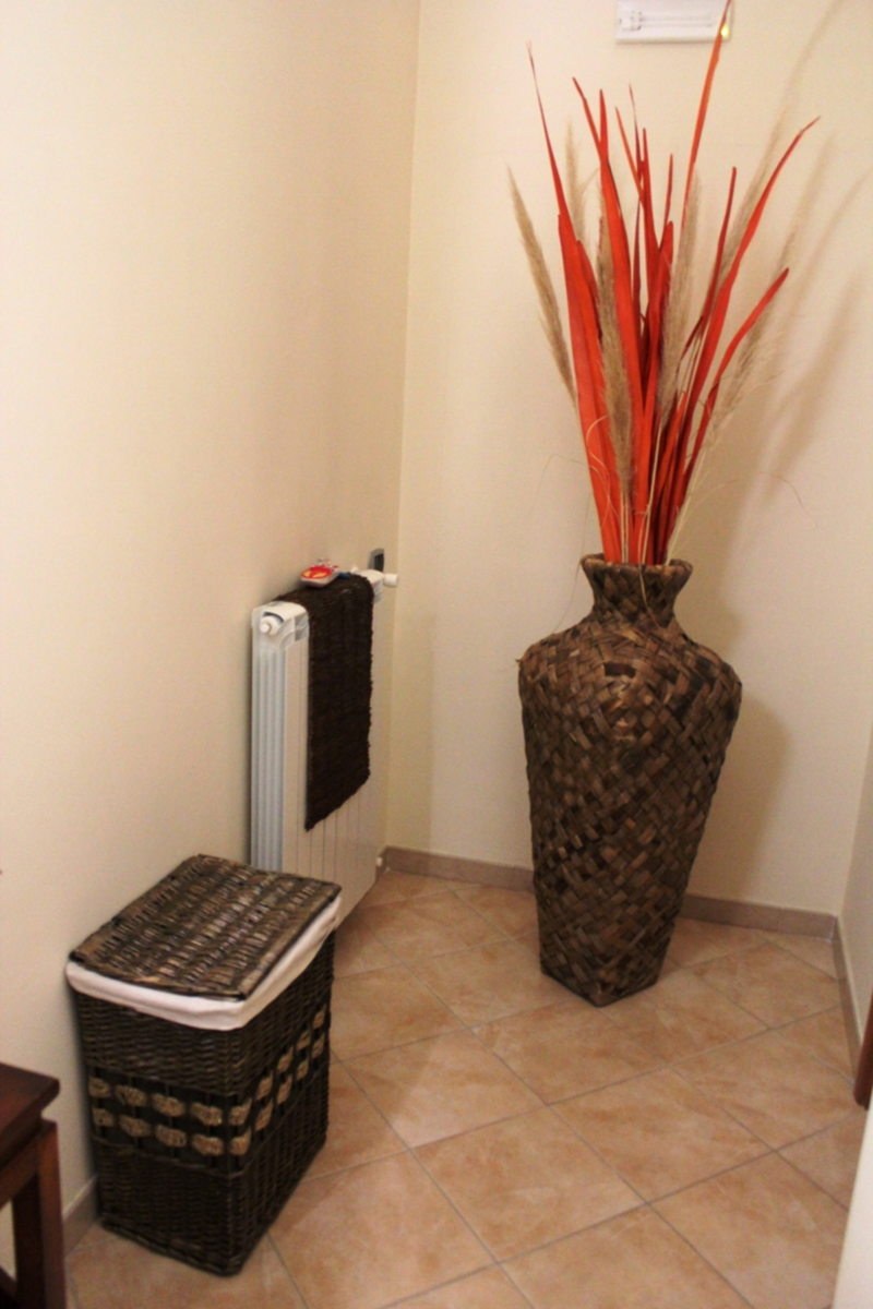 Напольные вазы для интерьера