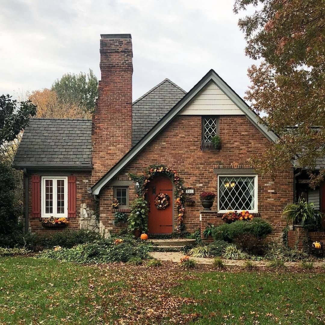 Стиль Тюдор (Tudor Revival Cottage)