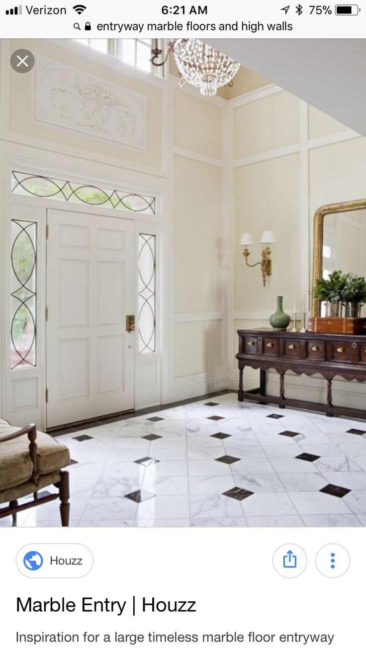 Глянцевая плитка в коридоре