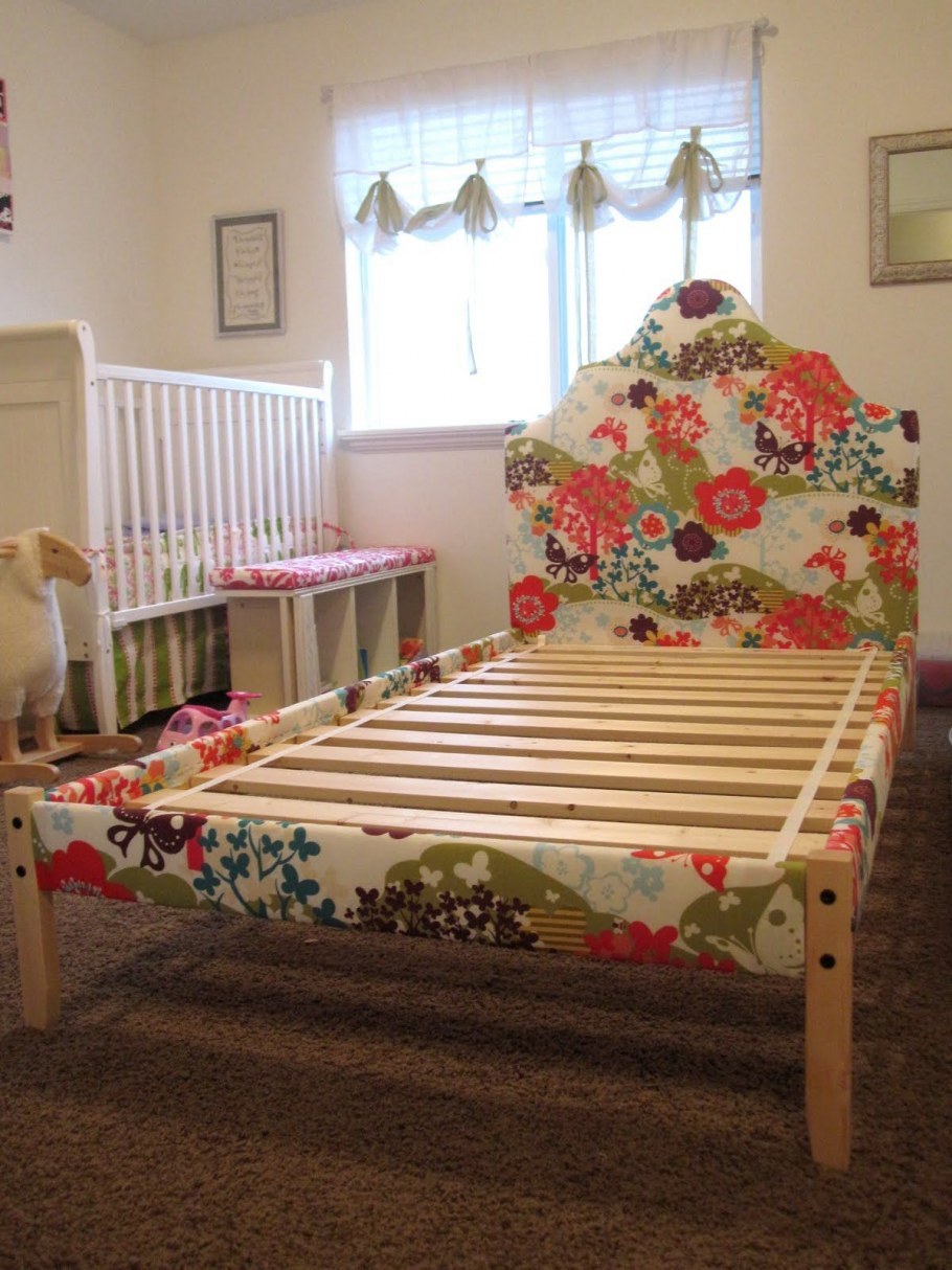 Декор деревянной кровати для ребенка