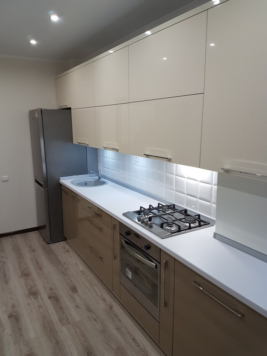 Кухня ванильного цвета