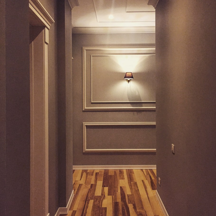 Покраска стен в классическом стиле