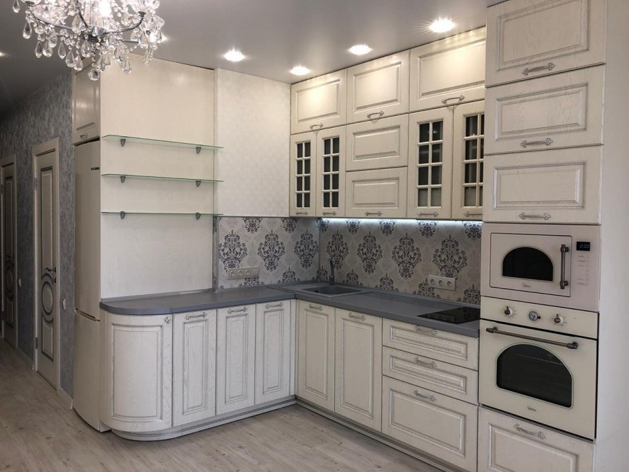 Маленькие светлые кухни