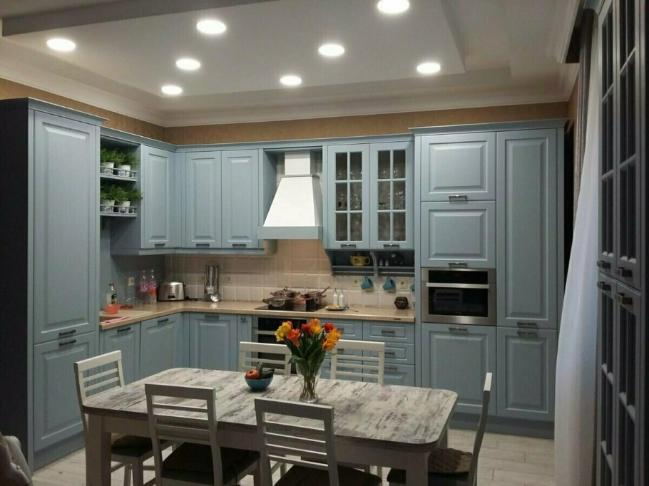 Кухни Неоклассика светлые