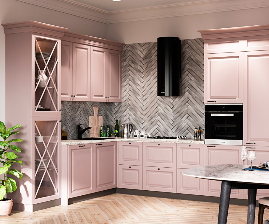 Угловая кухня с окном