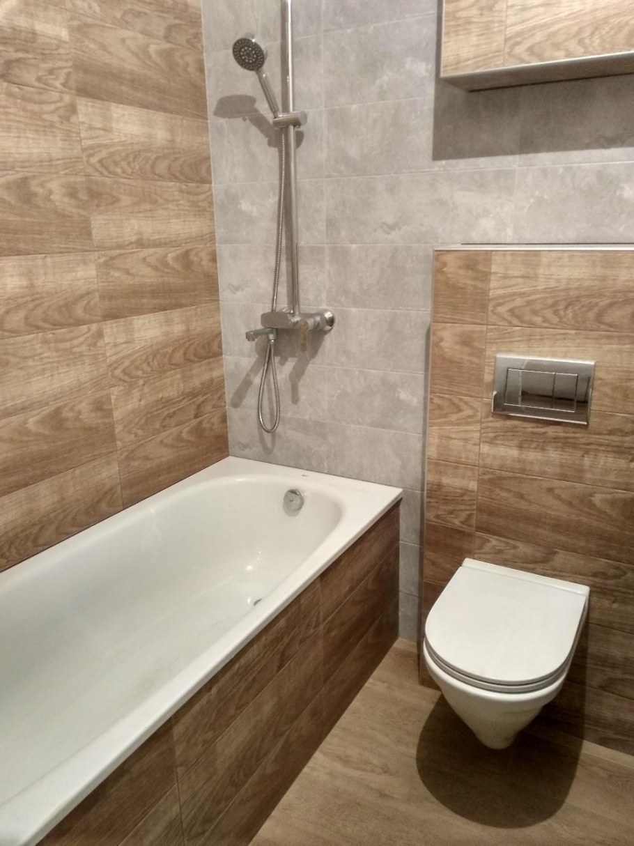 Туалет. Плитка серая мраморная