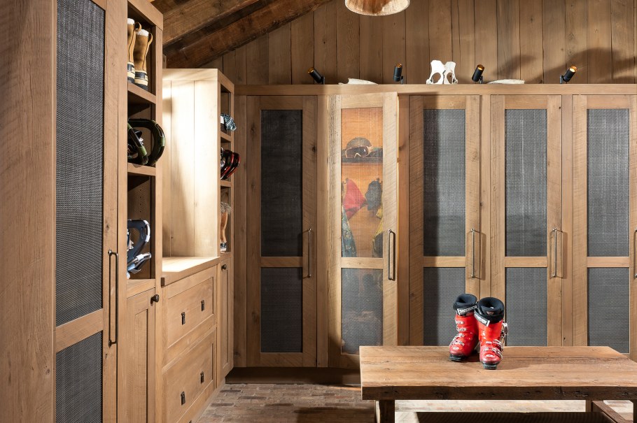 Прихожая в рустикальном стиле