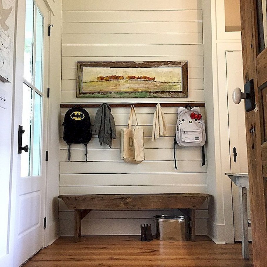 Прихожая в сельском стиле