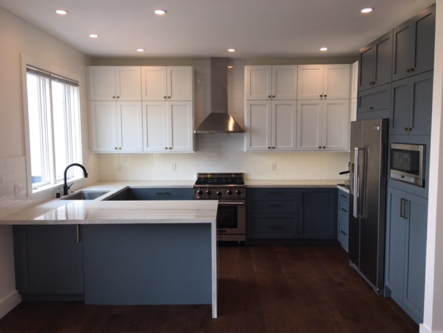 Кухня икеа Акстад синяя в интерьере