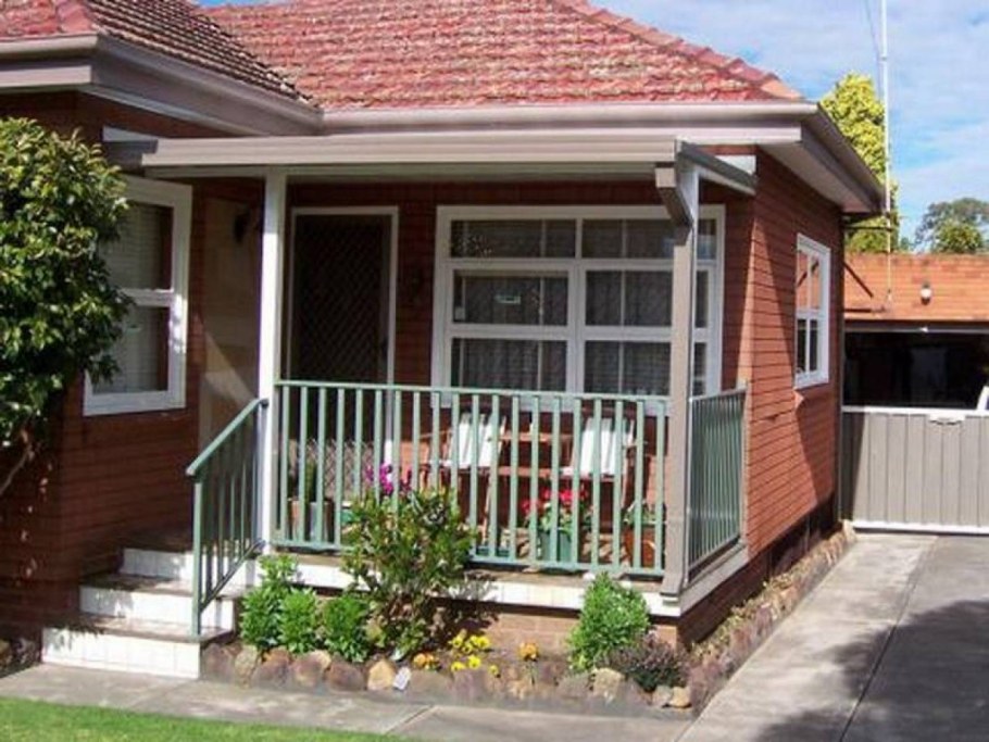 Маленькая веранда к дому