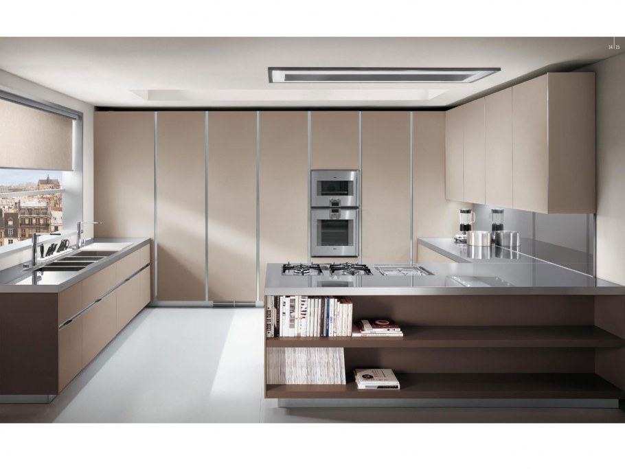 Кухня в доме в стиле Хай тек