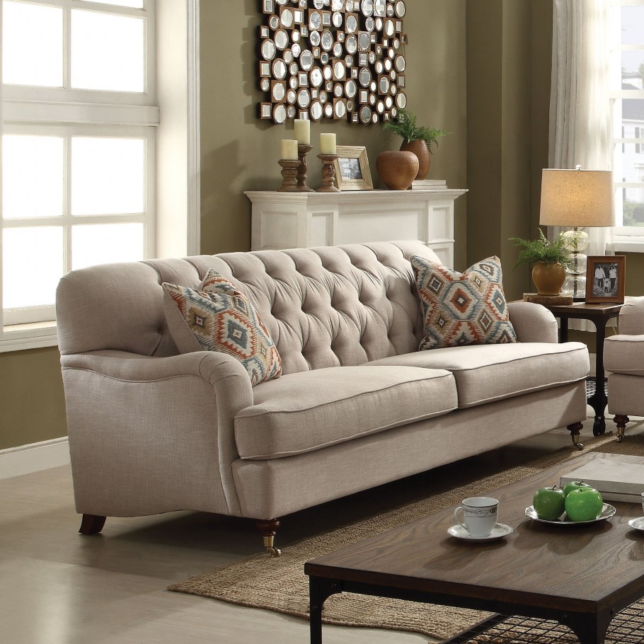 Диван в английском стиле