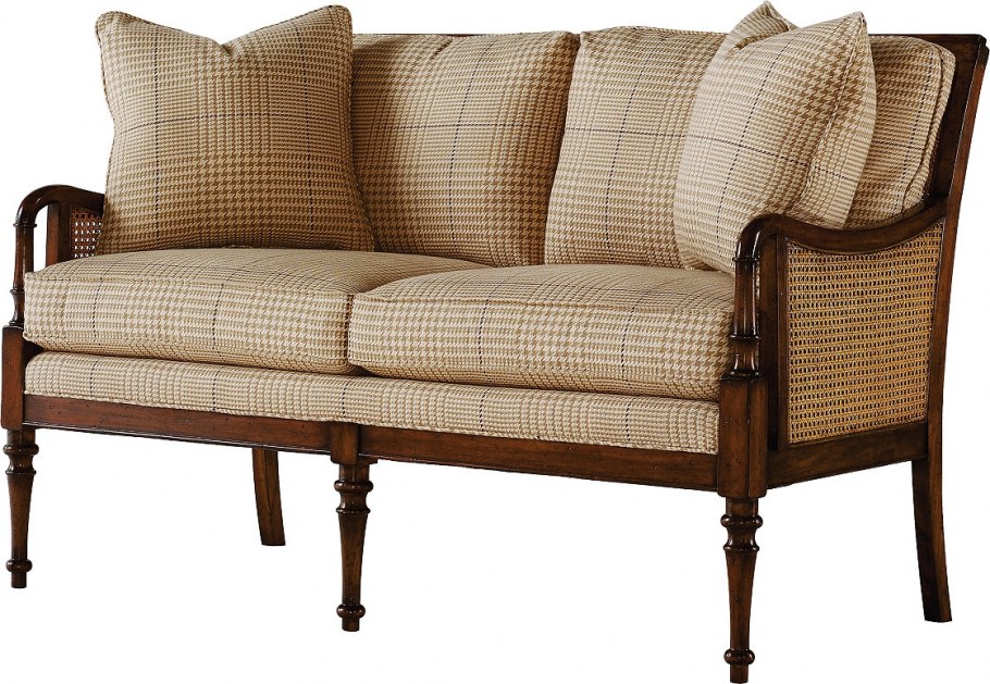 Диван в английском стиле