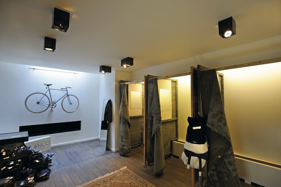 Люстра квадратная led1х60