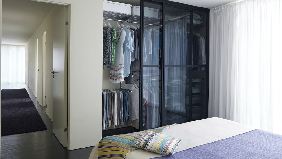 Гардеробные в стиле лофт