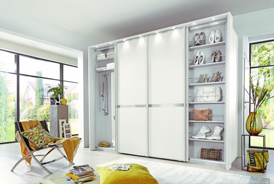 Шкаф в гардеробную с дверцами