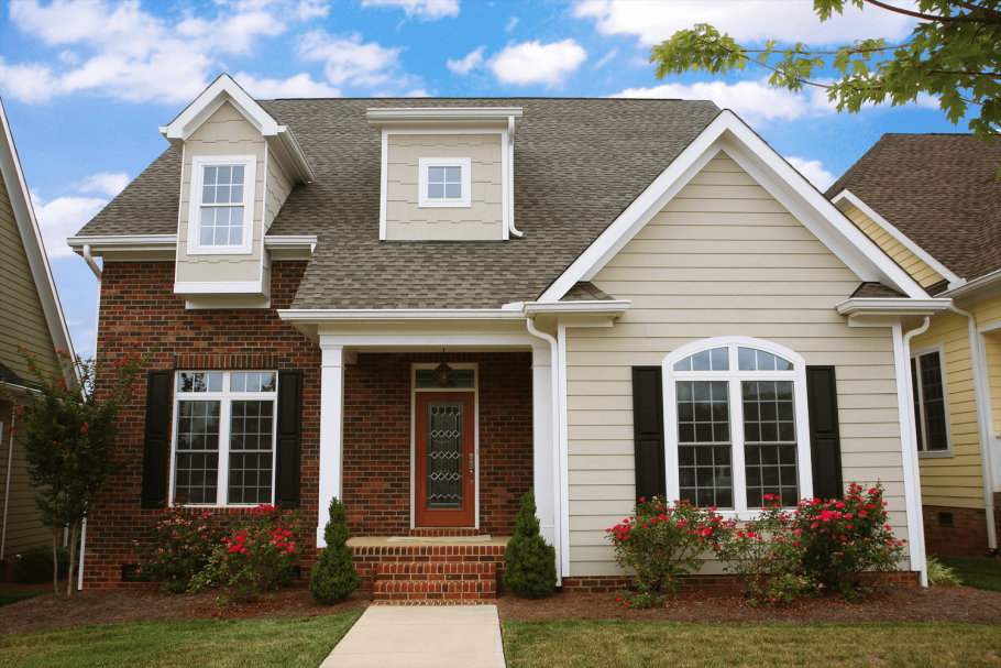 Бежевый фасад