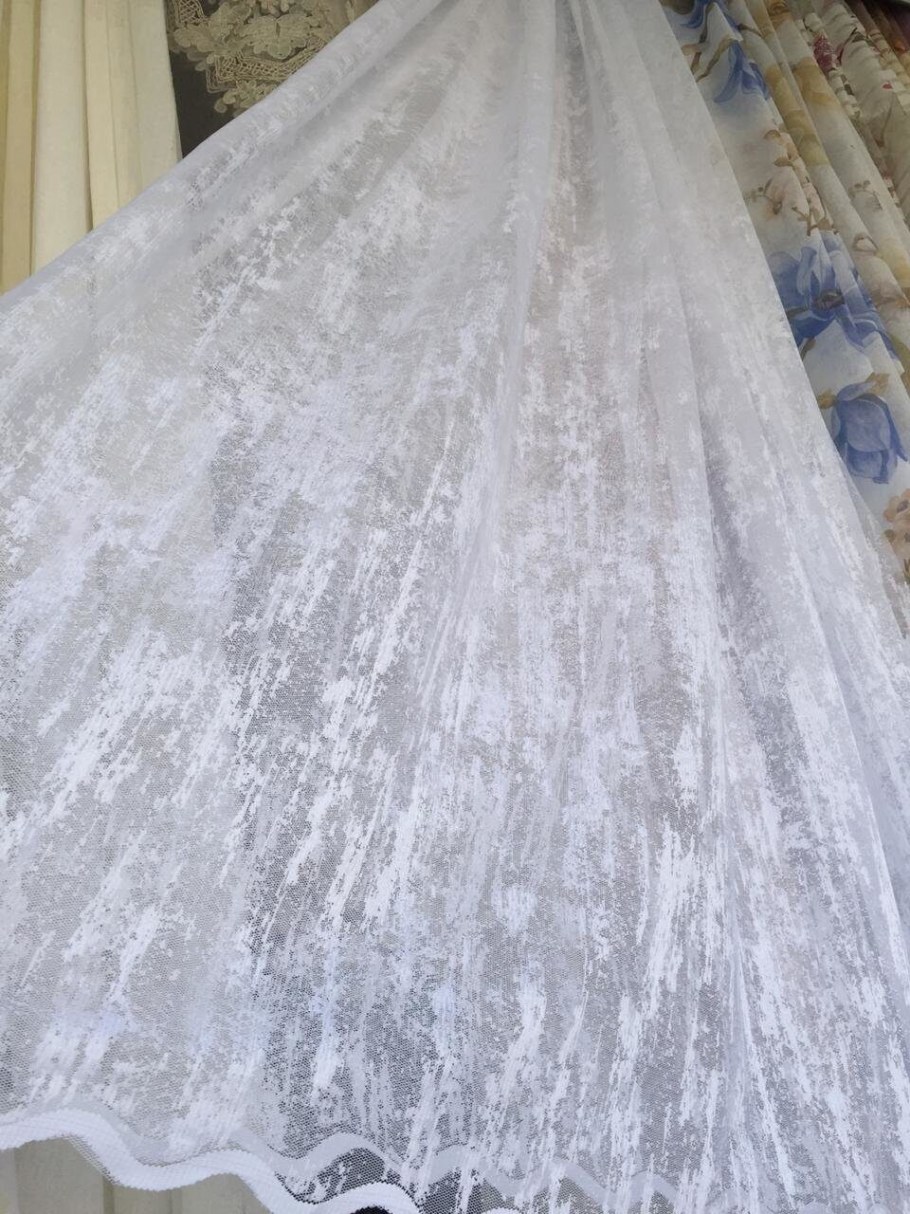 В зал занавески мрамор