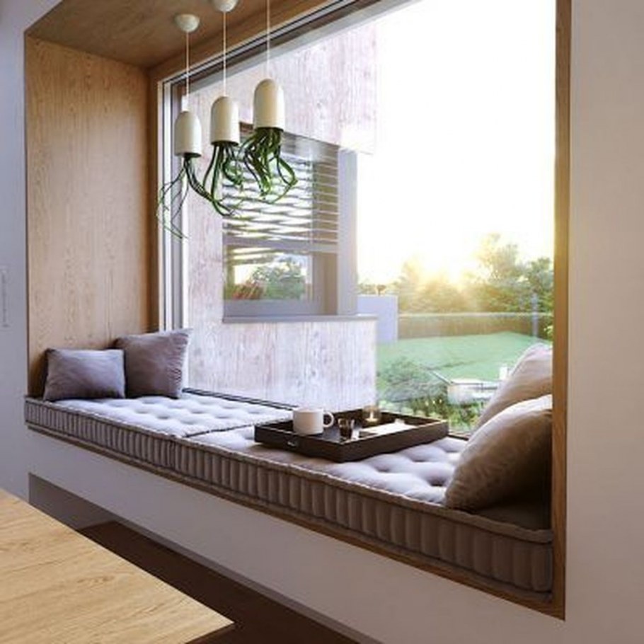 Кровать на подоконнике