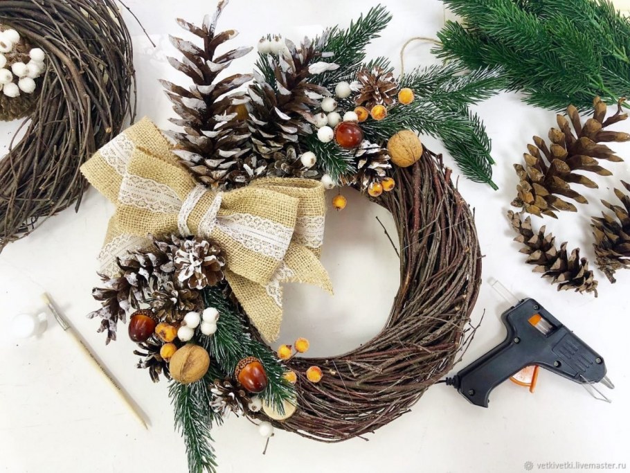 Украшения из елочных веток