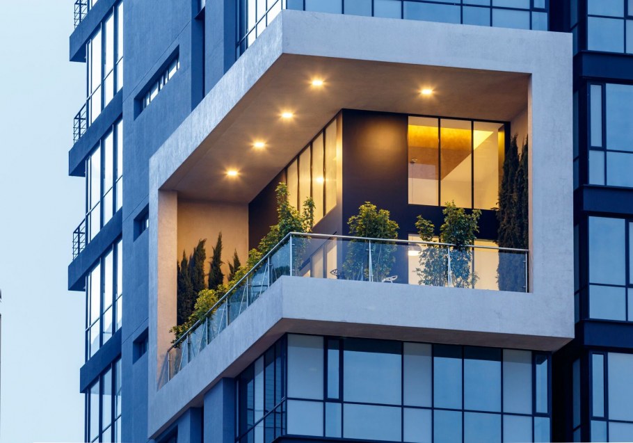 Красивые открытые балконы