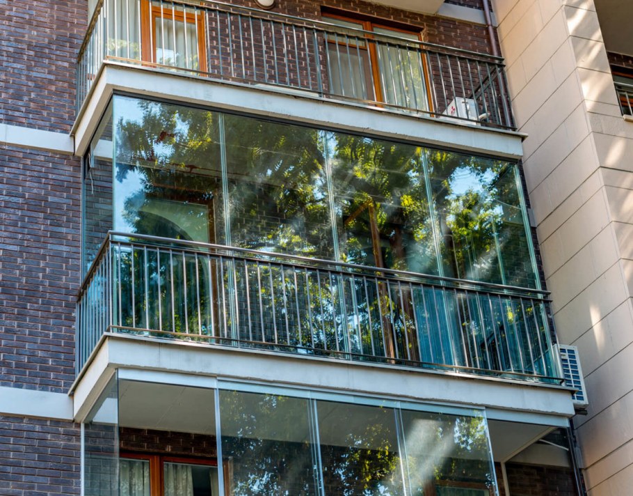 Красивый балкон снаружи