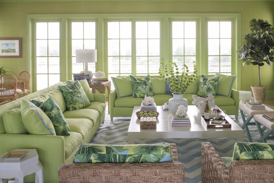 Спальня в фисташковых тонах