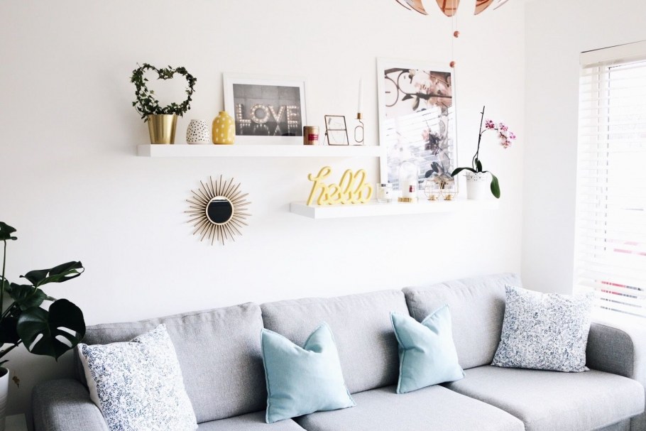 Фоторамки в интерьере гостиной