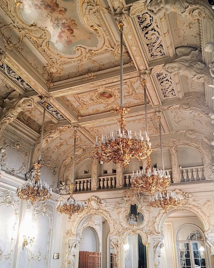 Рококо интерьер 18 век