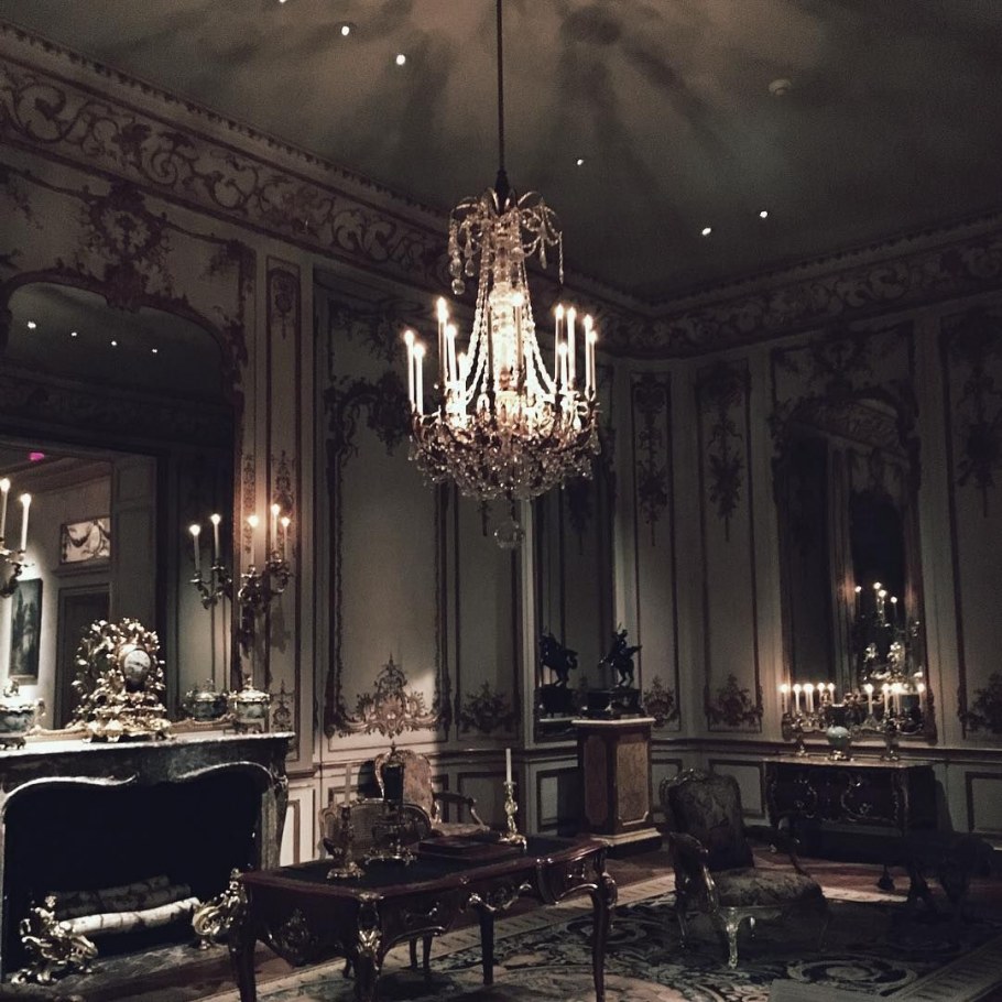 Потолок в стиле рококо