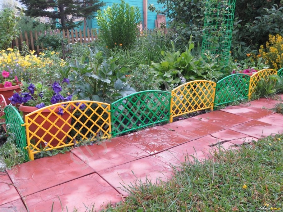 Клумбы из ящиков пластмассовых