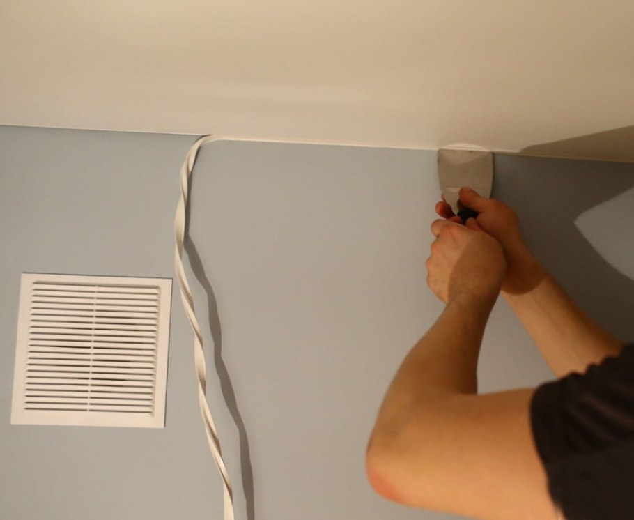 Натяжной потолок угол